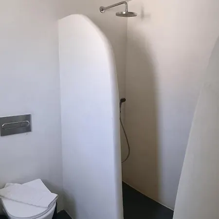 White 4*
