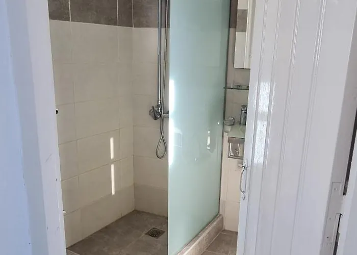 White Ξενοδοχείο με διαμερίσματα 4*