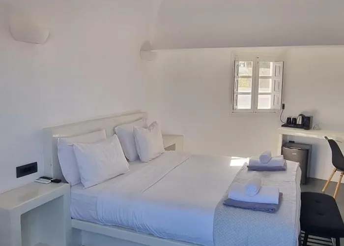 Ξενοδοχείο με διαμερίσματα White Φοινικιά