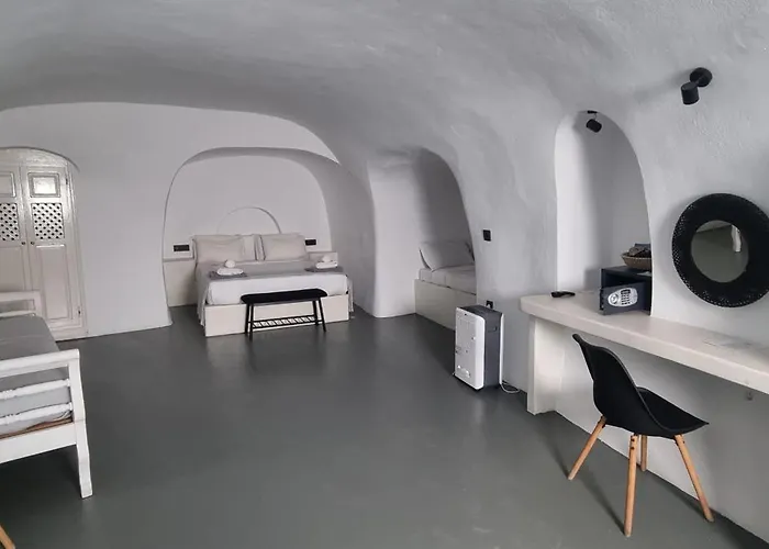 White מלון דירות