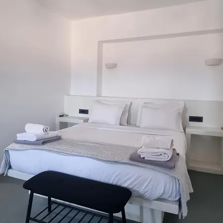 Aparthotel White Foinikiá